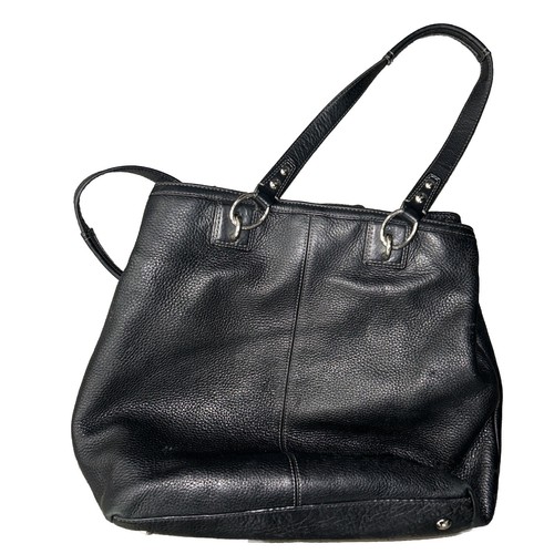 Borsa Coach Penelope in pelle nera con chiusura a scatto tasca frontale - Foto 2 di 6