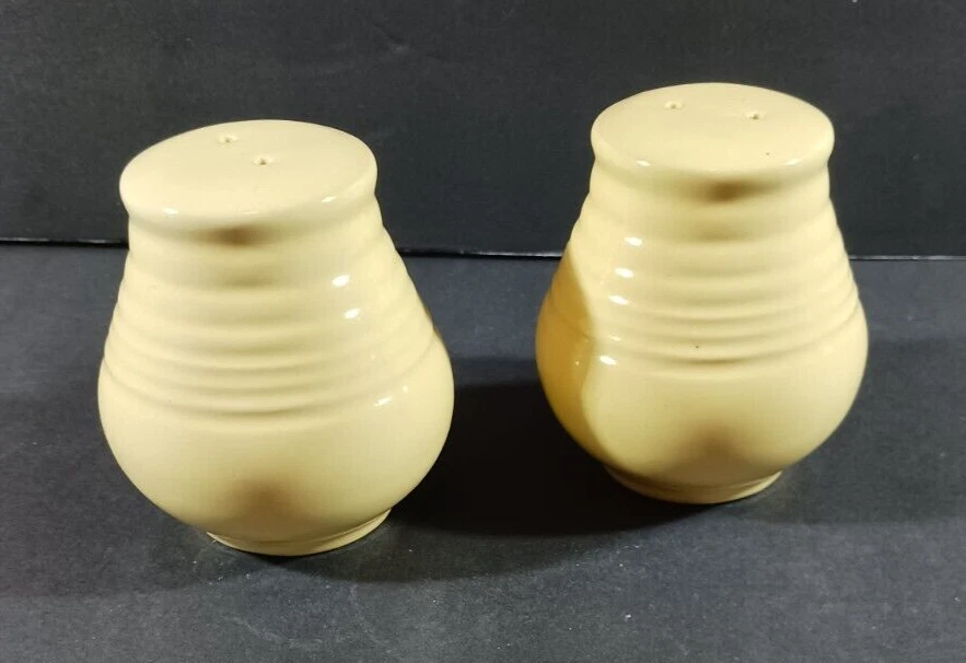 Gibson Housewares Pastel YELLOW Mix and Match Stoneware SALT AND PEPPER SHAKERS - Image 2 of 4