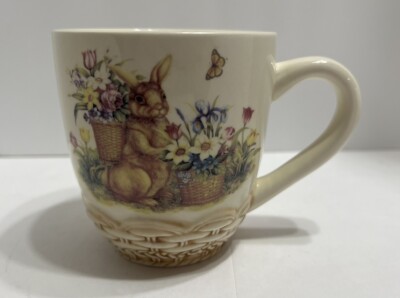 Cracker Barrel Easter Treasures Bunny Rabbit Flowers Ceramic Coffee Tea Mug Cup