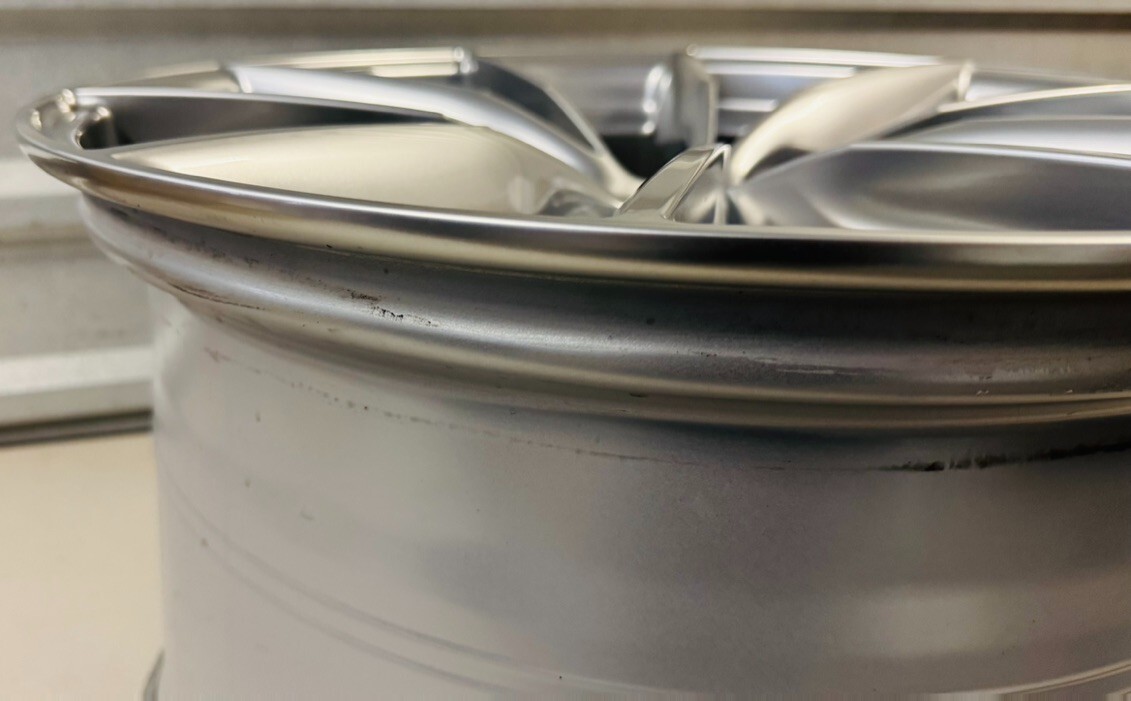 Ferrari OEM 812 Superfast GTS Competizione 00842800 Liquid Silver 20" Rear Wheel