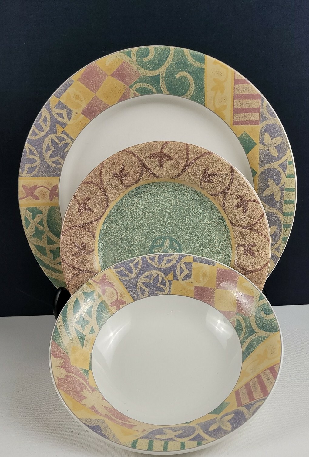 SANGO Intrigue 3 pcs Dinnerware Set Serving for 1Tan/Pink/Lavender Stripes/Vines