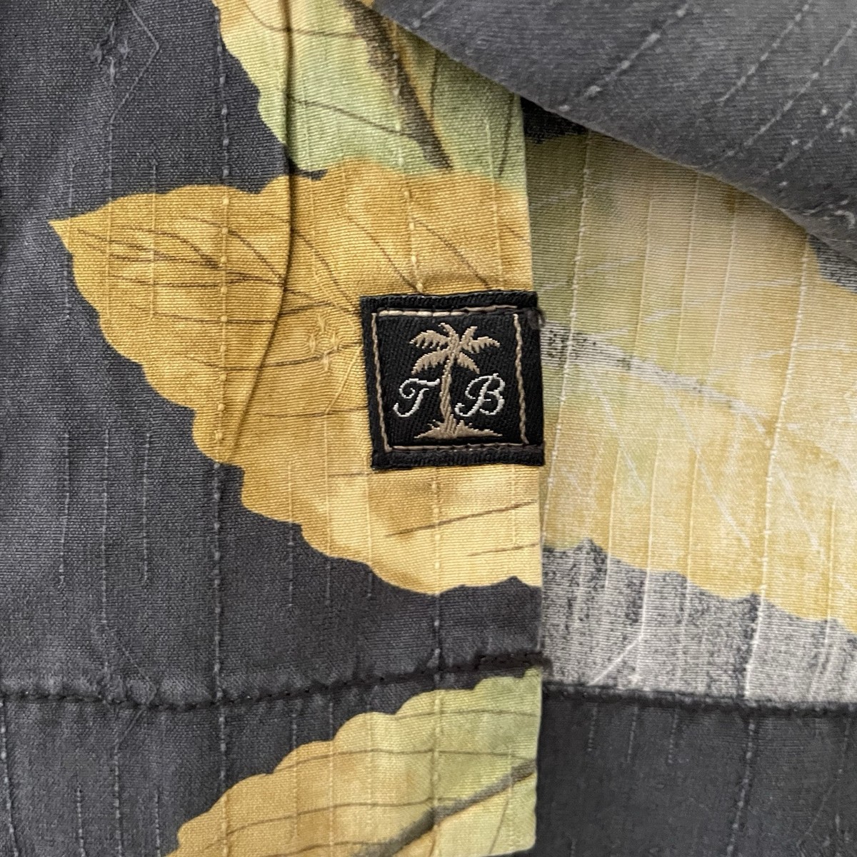 Tommy Bahama Hawaiian Shirt Men LARGE Tropical Floral Silk Gray Golden Leaves View 3