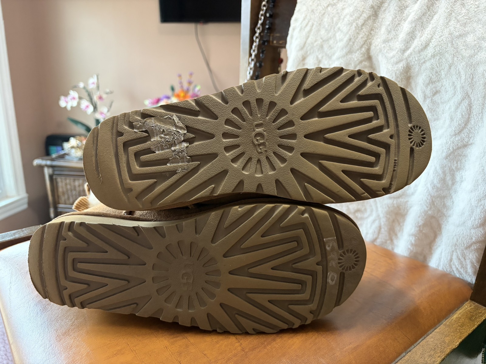 UGG Women's - image 5