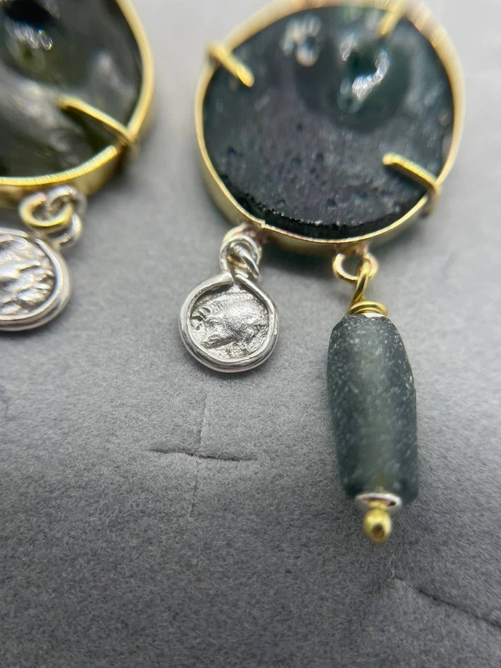 Orecchini Artigianali con Monete Greche - Ottone & Argento 925 – Edizione Limita - Immagine 3 di 4
