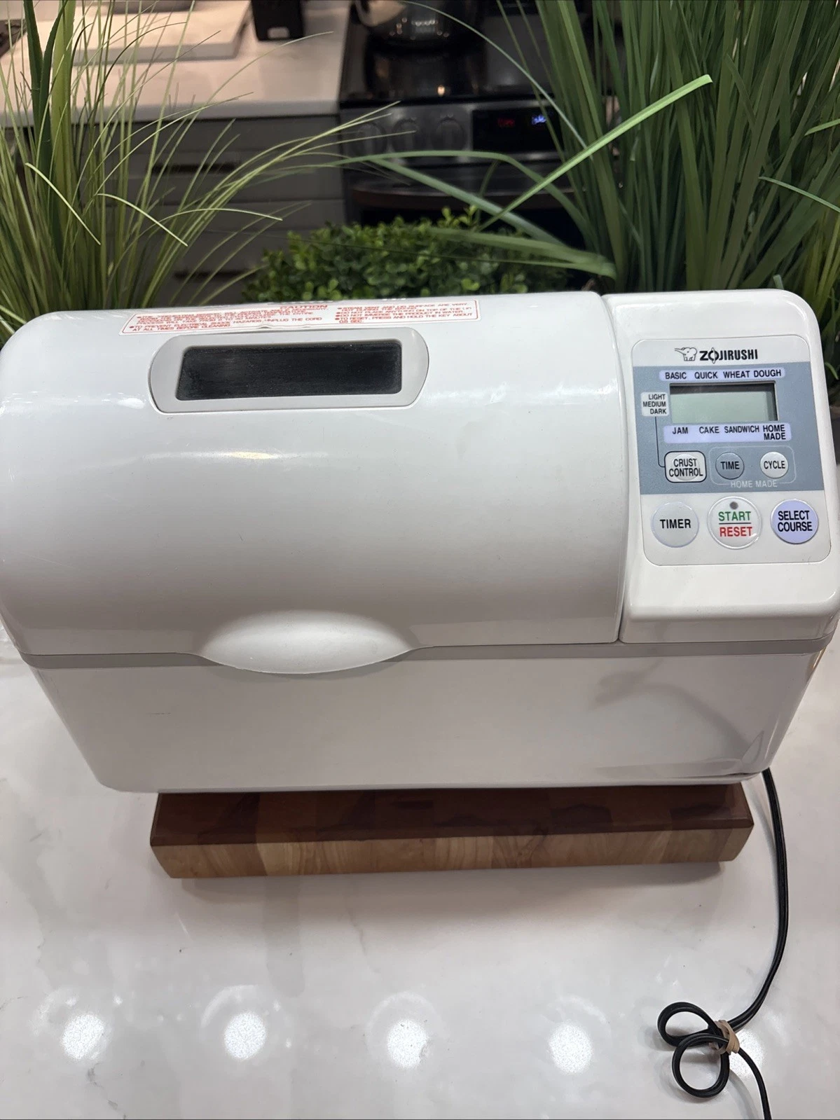 Zojirushi BBCC-V20 Home Bakery Bread Machine 2 Lb Programmable Tested Working