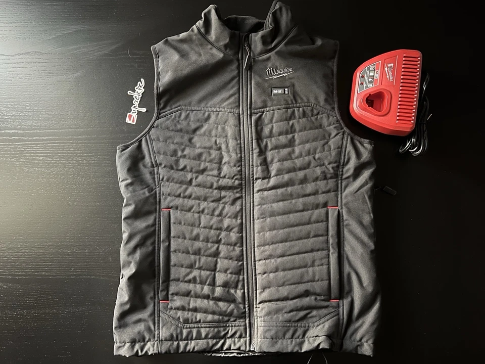 Milwaukee Women's M12 12V Lithium-Ion Cordless Axis Black Heated Vest F300B-21M - Image 4 of 4