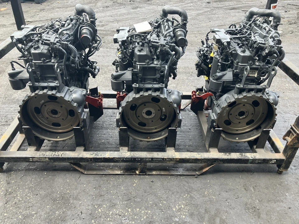 全新保护壳 全新 HOLLAND FPT F5HFL463D 柴油发动机 — 第 3/4 张图片