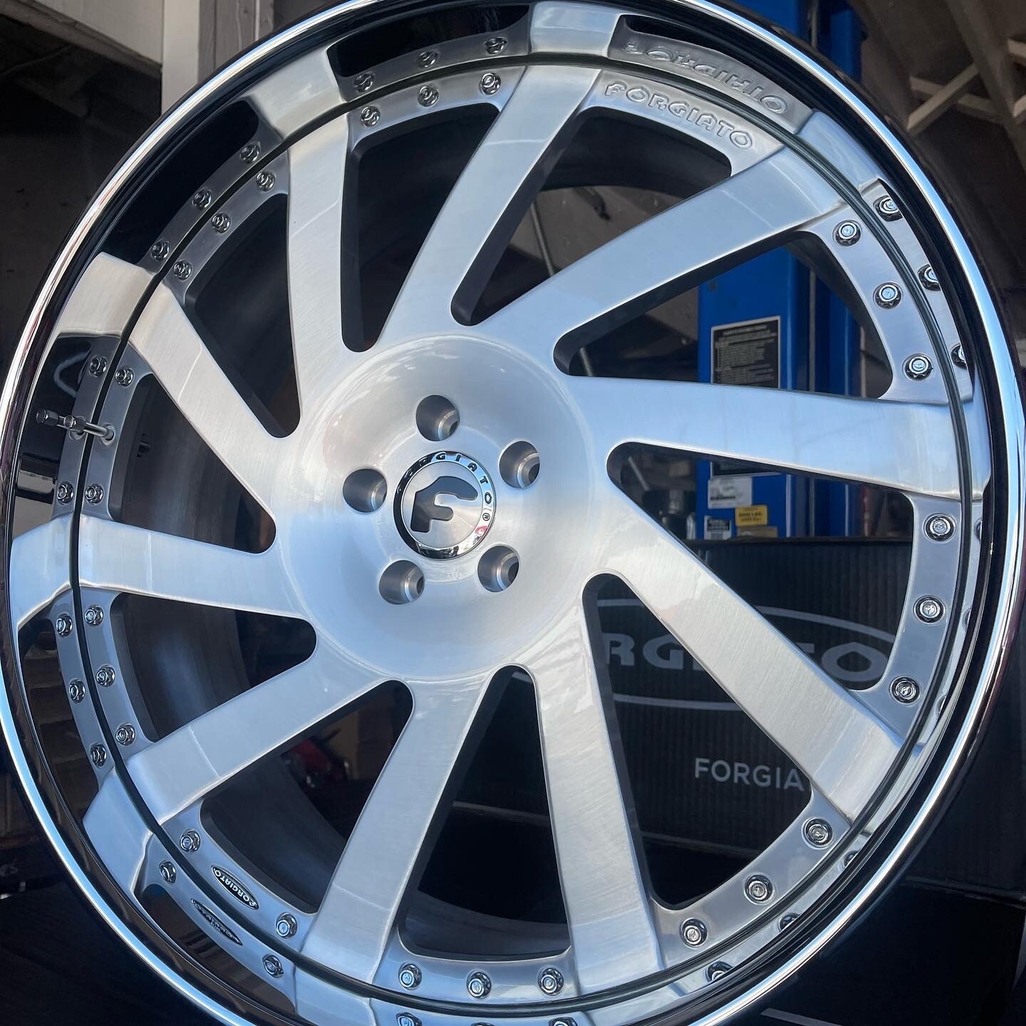 24x9-10 FORGIATO  TWISTED CONCAVO BMW MERCEDES BENZ S550 AUDI ROLLS ROYCE DEALS