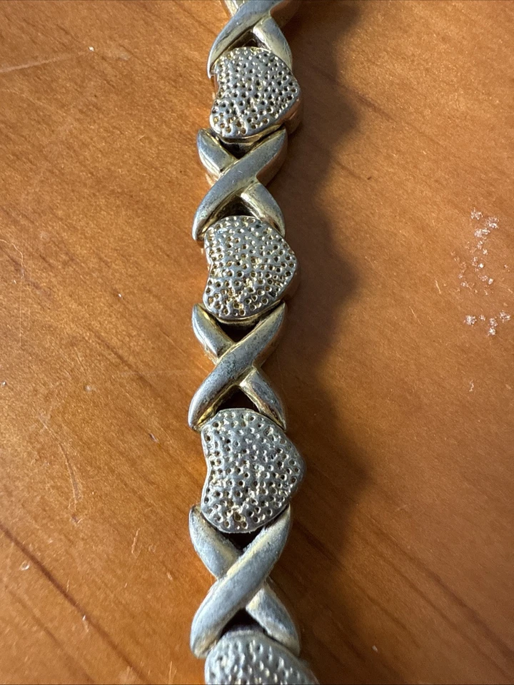 vintage Vivani Gold women's watch with a quartz movement and a crystal bezel - image 2 of 4