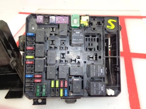PR07400000 Caja Reles/Fusibles para CITROEN C-CROSSER Exclusive 2007 823509 - Imagen 2 de 10