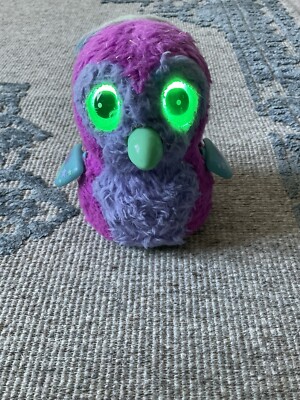 Hatchimals Glittering Gardens Baby Penguala interaktives Spielzeug Lichter Geräusche