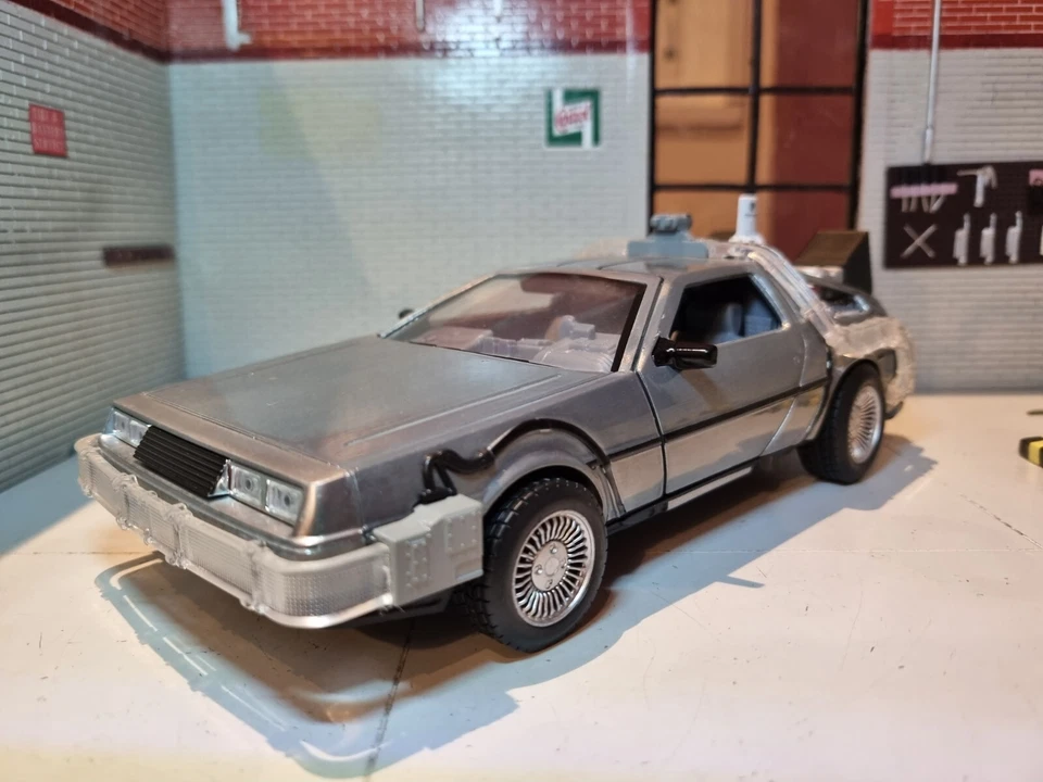 Delorean Back to the Future 2 II DMC 1:24 Detailed Jada Model Working Lights - Image 2 of 4