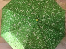 NEW SAGE  EMILY LIME GREEN WHITE LEAF FLOWER COMPACT TRAVEL UMBRELLA AUTO OPEN
