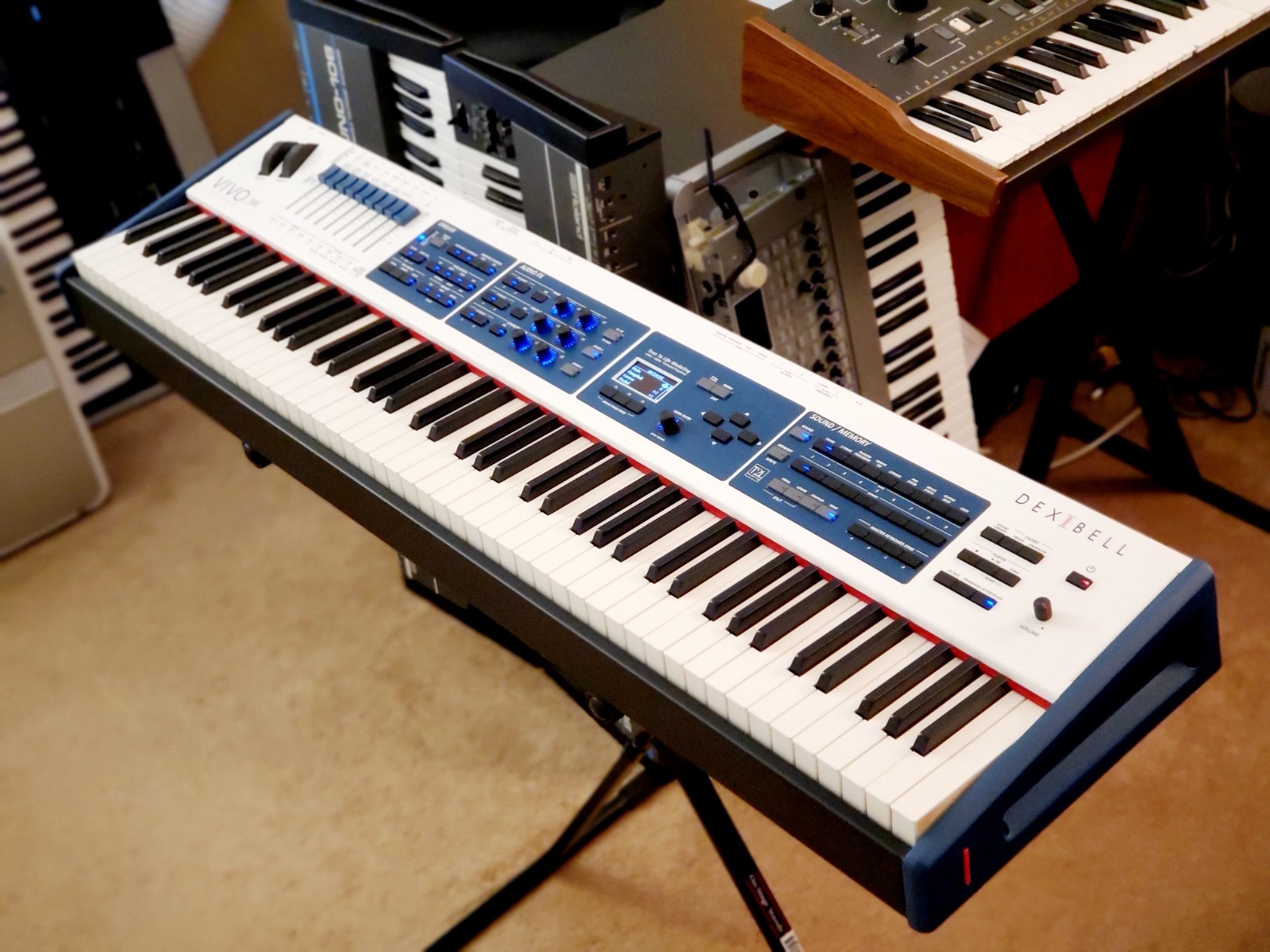 MUST SEE!!! DEXIBELL VIVO S9 PROFESSIONAL STAGE PIANO STILL IN FACTORY BOX!