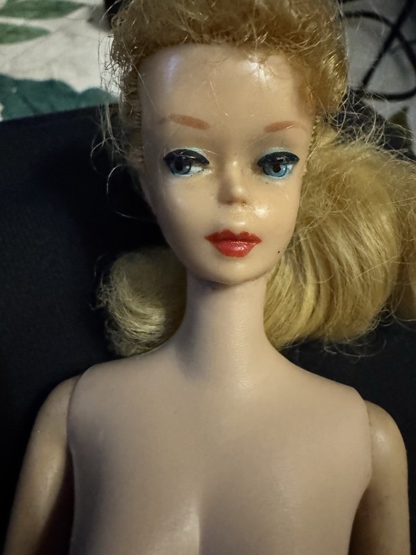 Beautiful #5 Barbie wearing a Vintage Yellow Romper NO GREEN EAR AWESOME COND!