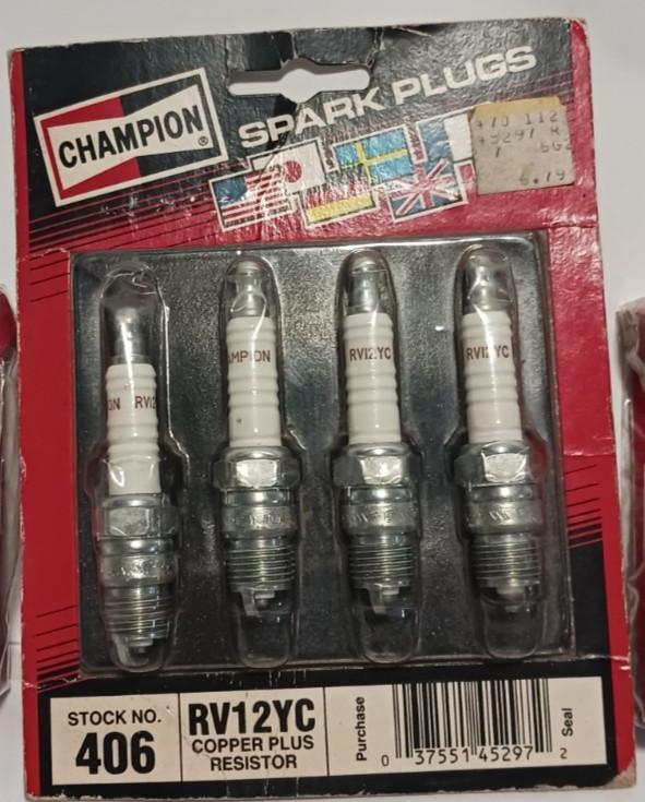 4X GENUINE CHAMPION COPPER PLUS SPARK PLUGS RV12YC 406 NOS FREE SHIPPING