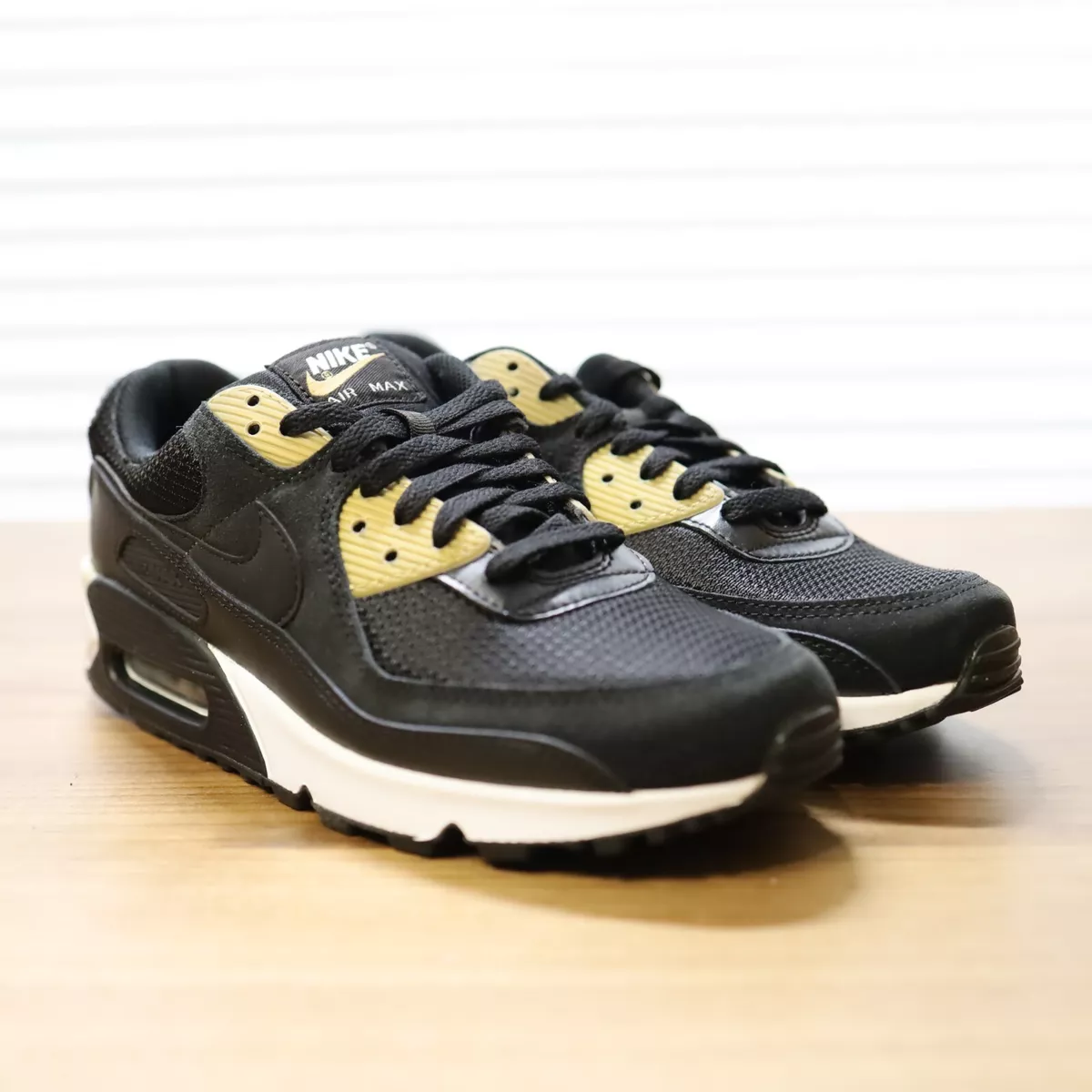 Air max 90 hotsell gold and black