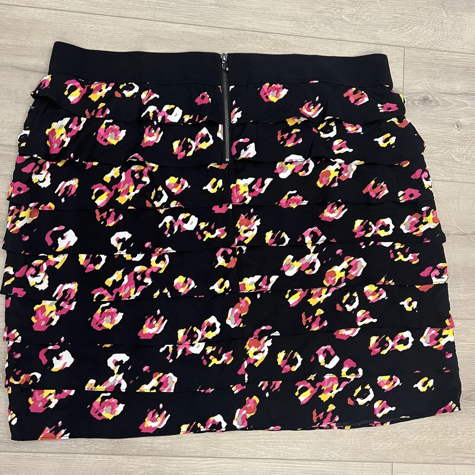 Falda Alfani Floral Corte Lápiz Hasta la Rodilla Capas con Volantes 22W Banda Elástica Foto 3 de 4