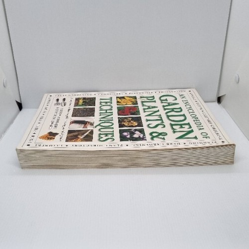 An Encyclopedia of Garden Plants & Techniques Book Pre-Owned Fair To Good Cond - Picture 9 of 20