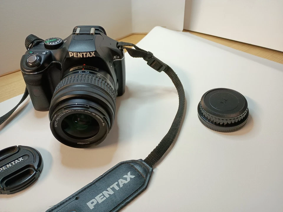 DSLR Pentax  K-X  mit DA AF 18-55mm Objektiv wie  neu 6729 Auslösungen RAW JPG V