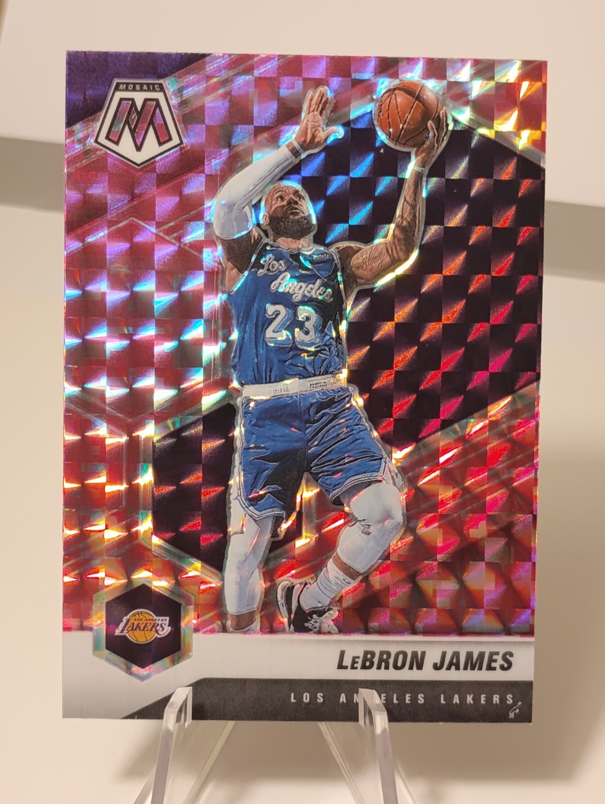 2020-21 Panini Mosaic - LeBron James #81 Pink Camo Mosaic Prizm