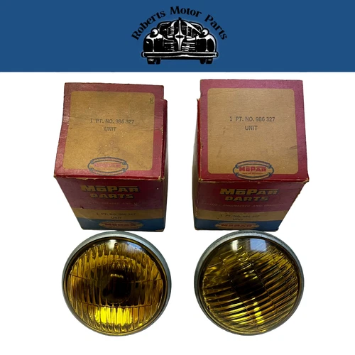Pair of New Old Stock Seal Beam Fog Lights for 1942-52 Models #986327 - product listing photo
