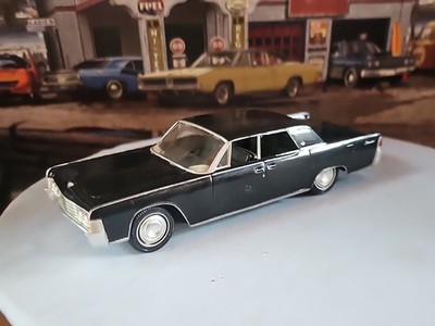 VINTAGE SURVIVOR MPC.REVELL.AMT.  BUILT MODEL    1965 LINCOLN CONTINENTA*RARE *