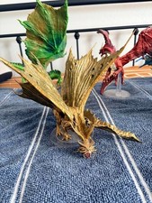 Dungeons  Dragons: Icons of the Realms - Adult Gold Dragon