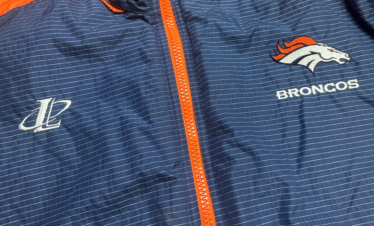 Vintage Denver Broncos NFL Pro Line Logo Athletics Puffer Vintage Denver Broncos NFL Pro Line Logo Athletics Puffer