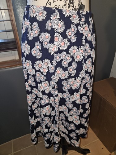 Womans Skirt Size 8