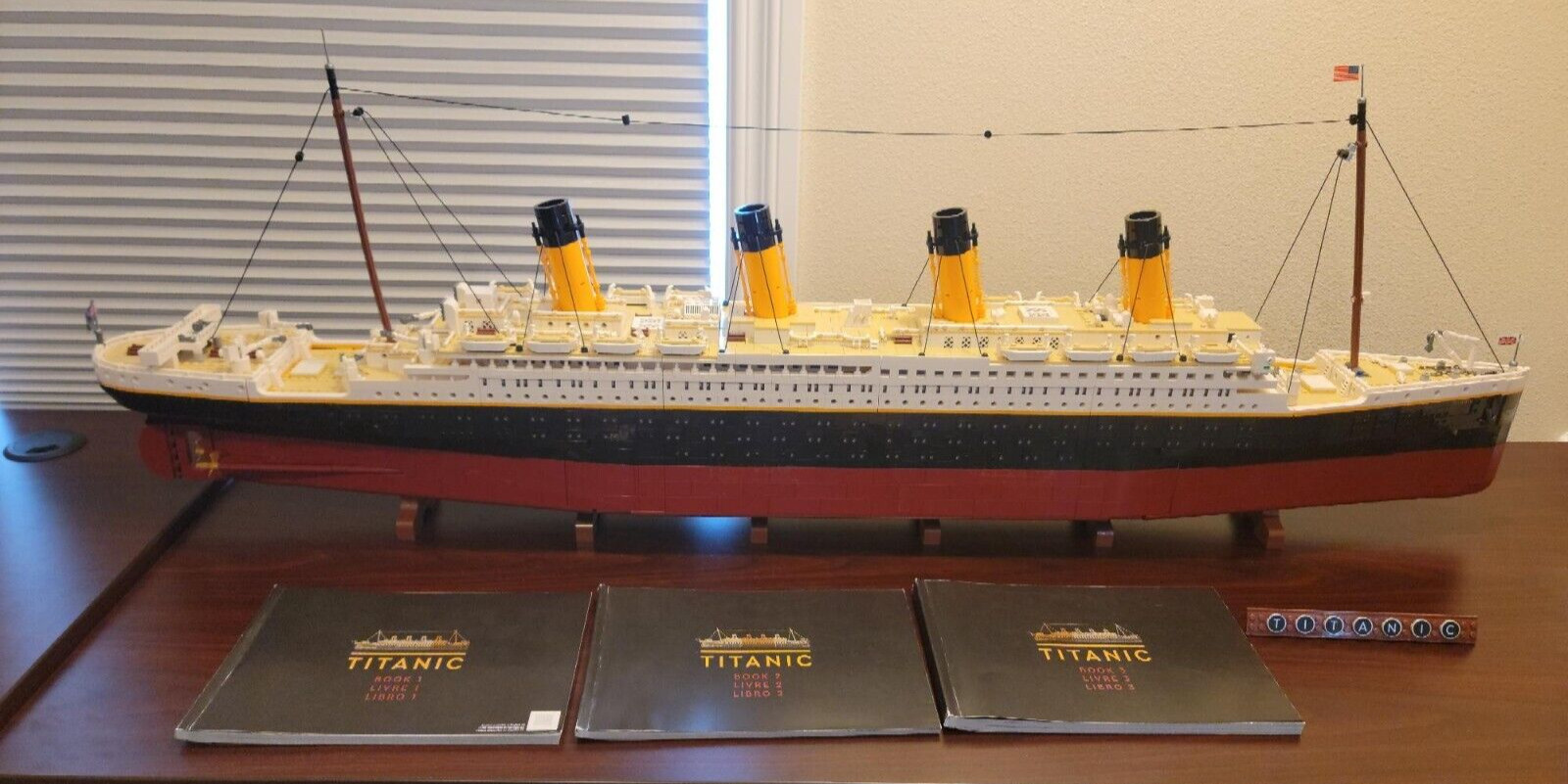 Lego Titanic 10294 - 100% complete w/ instructions, no box
