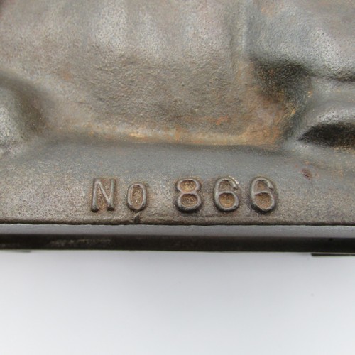 Griswold Cast Iron Lamb Cake Mold # 866(921,922) - Picture 5 of 15