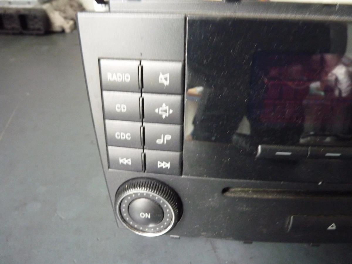 Mercedes Benz C-Class W203 Radio Head Unit CD Player MF2530 