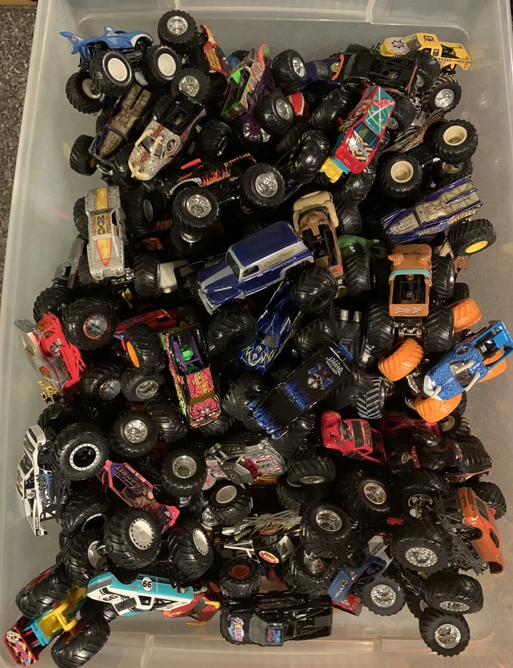 UNSEARCHED Lot of 12 Random Hot Wheels Monster Jam Monster Trucks 1:64 🔥🔥🔥 - Image 3 of 4