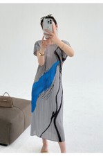 Brand New Pleated Dress Women Round Neck Floral Printed Slim Fit Party Dress