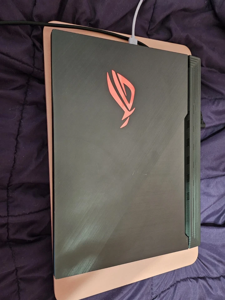 ASUS ROG Strix SCAR III 15.6" 240Hz FHD Intel i7-9750H 16GB 1TB SSD RTX2070 W10H - Image 2 of 4