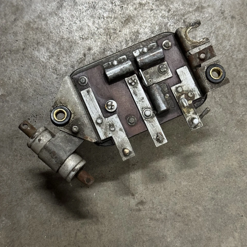 Abril 1957 Porsche 356 A regulador de voltaje 40 amperios 6V BOSCH 6 voltios Foto 4 de 4