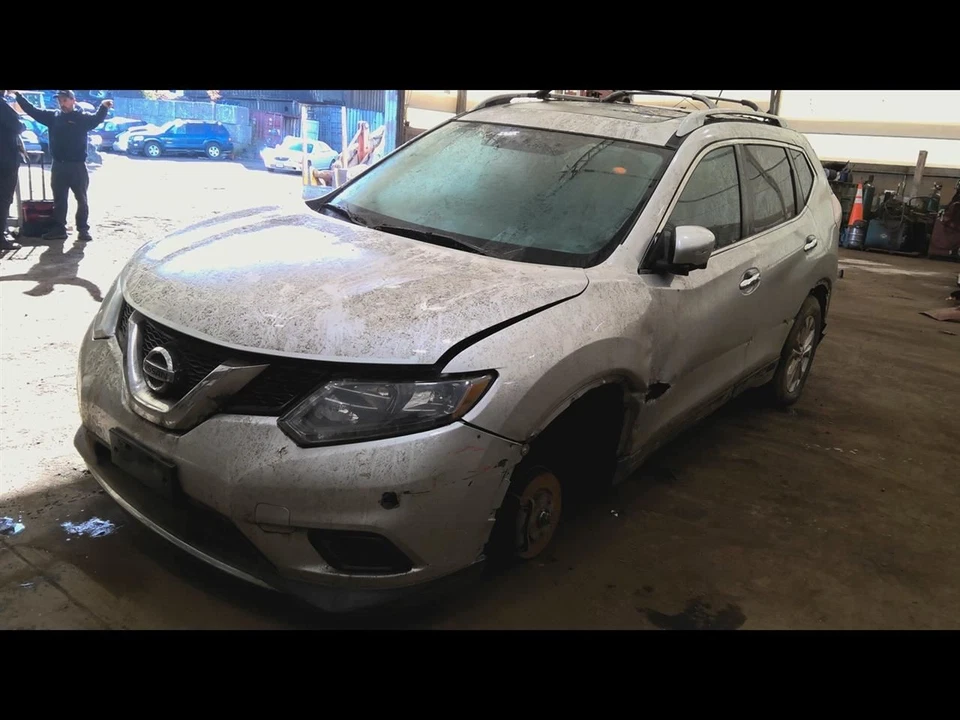 (LOCAL PICKUP ONLY) Hood Fits 14-20 ROGUE 6827537 - Image 4 of 4