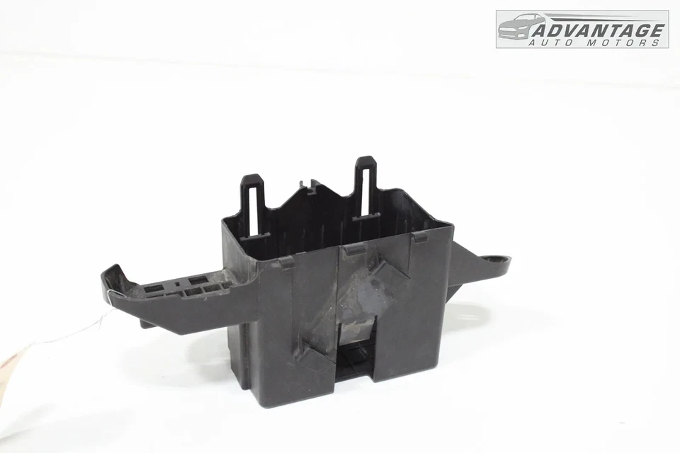 2014-2015 MERCEDES CLA250 C117 2.0L RIGHT SIDE ENGINE MOTOR BATTERY HOLDER OEM - Image 2 of 4