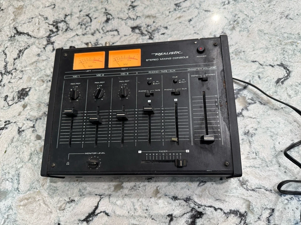 Realistic Stereo Mixing Console Model 32-1200C Vintage - Image 2 of 4