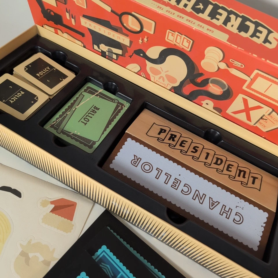 Secret H1tler Juego de Mesa Estrategia Traición Kickstarter + Folleto de Cuentos + Pegatina Foto 2 de 4