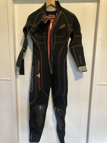 Waterproof W1 womens Medium/Large wetsuit 5mm Front Zip Zippered Wrist & Ankles - Picture 1 of 20