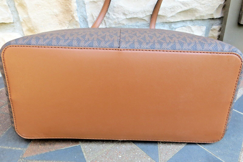 MICHAEL KORS NWT Womens BEDFORD MD Pocket Signature Tote Brown/Luggage MSRP $398 - Picture 4 of 6