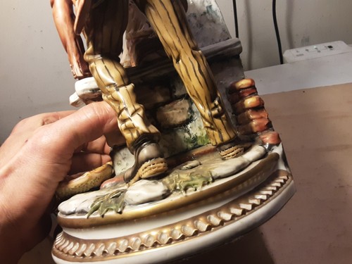 NATURALIST SIGNED CAPODIMONTE PORCELAIN SIZE 27X19X28 EXCELLENT CONDITION - Picture 7 of 22