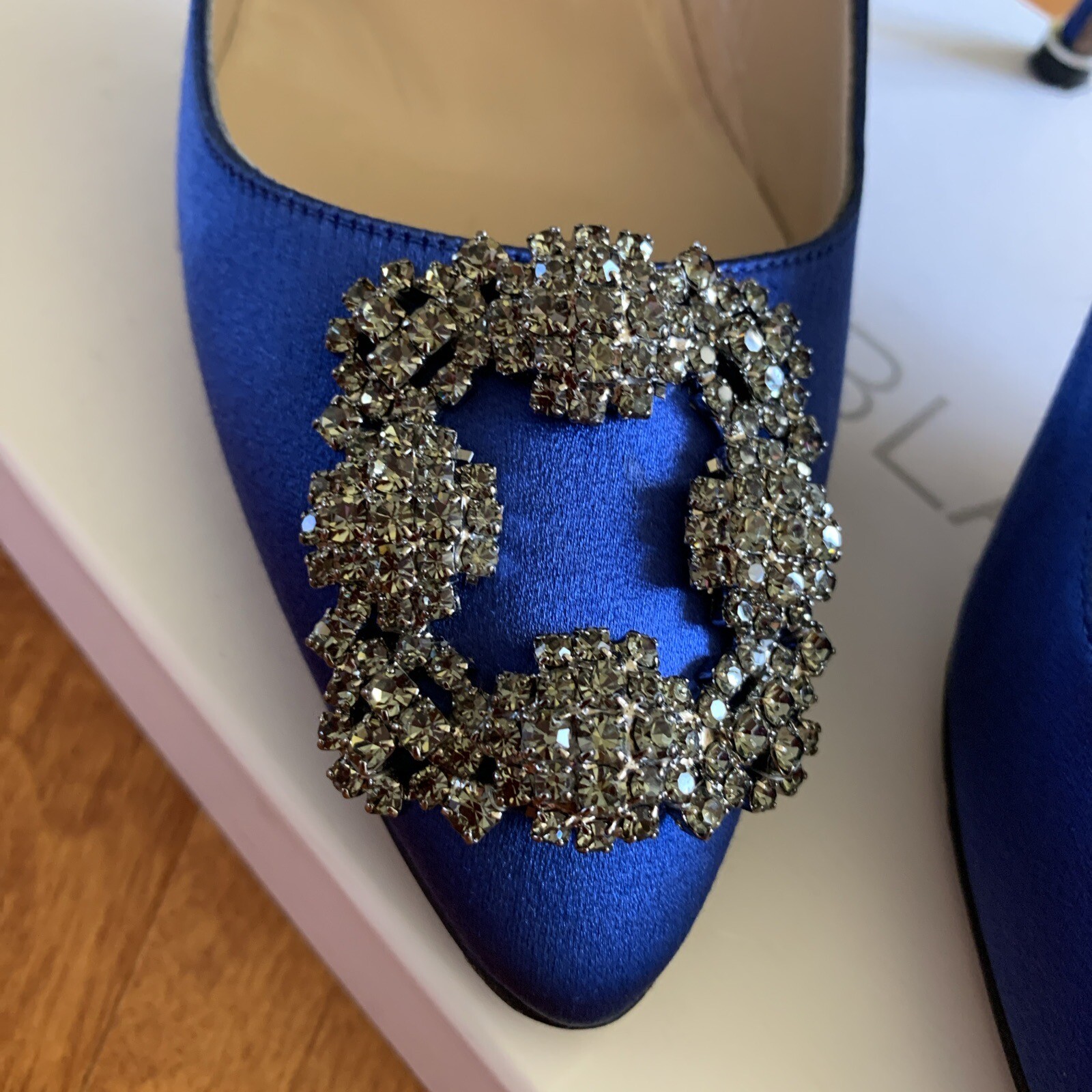 Manolo Blahnik M 38 7.5-8 Hangisi Blue Satin Ruthenium 70mm Pump Box Crystal US