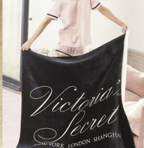 VICTORIA'S SECRET BLACK SHERPA BLANKET NEW 50 X 60 | eBay