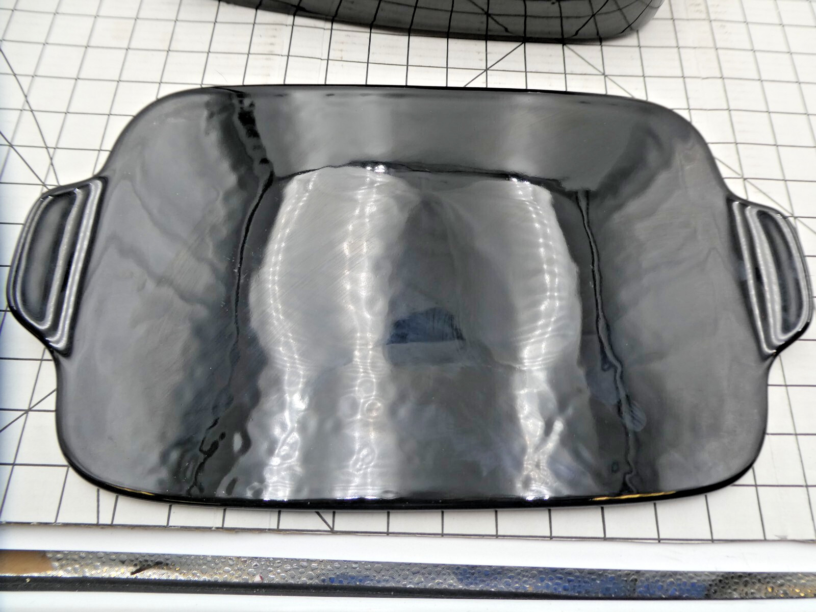 KitchenAid 4.5-qt Black Rectangular Vitrified Stoneware Baker with Lid/Trivet