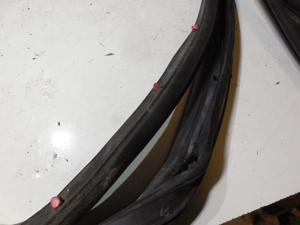 Tira meteorológica puerta trasera derecha 2037371630 01-07 mercedes-benz w203 c320 c240 Foto 4 de 4