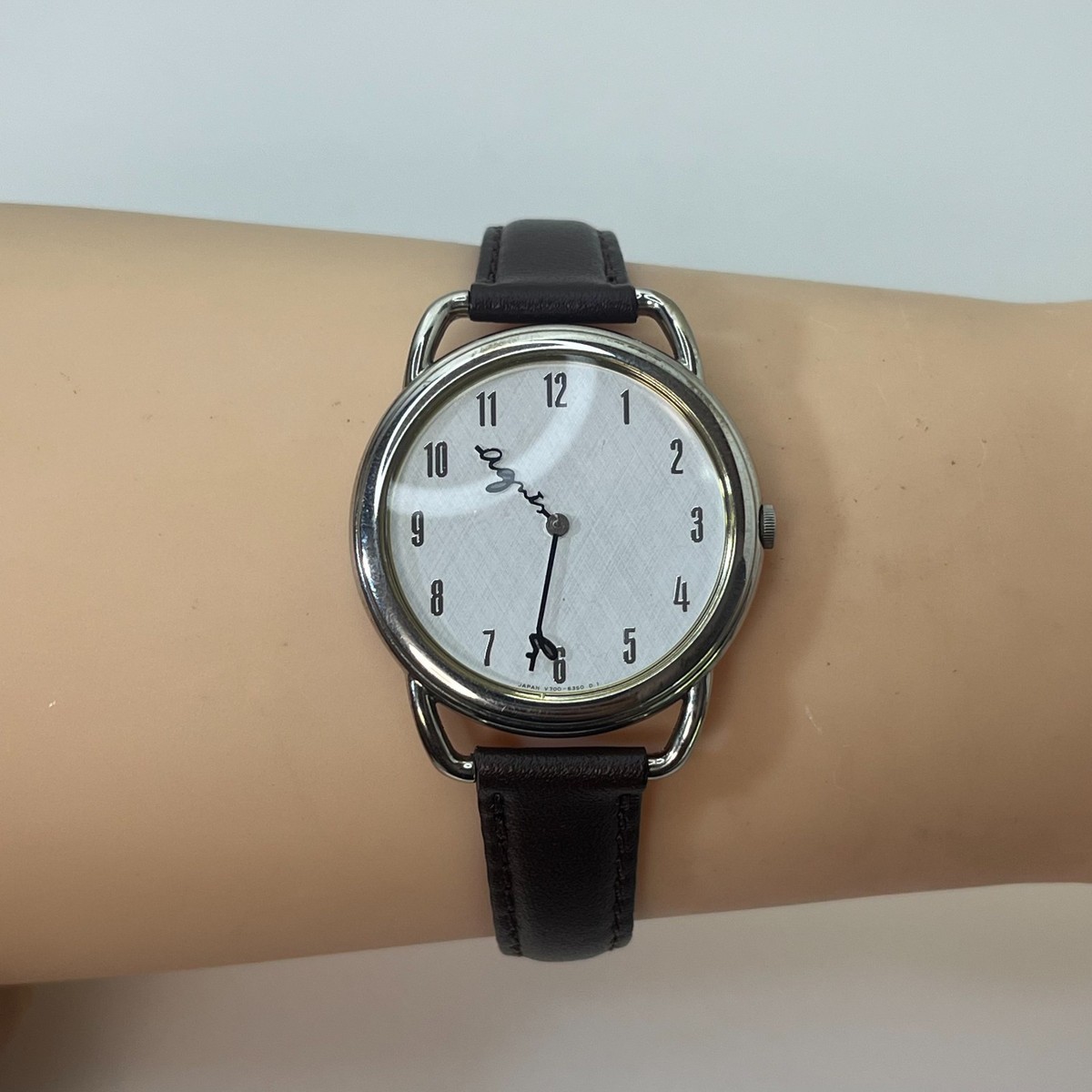 マブページ SEIKO V700 Vintage Men's Watch Seiko V700 8A13 Quartz Gold Tone Black