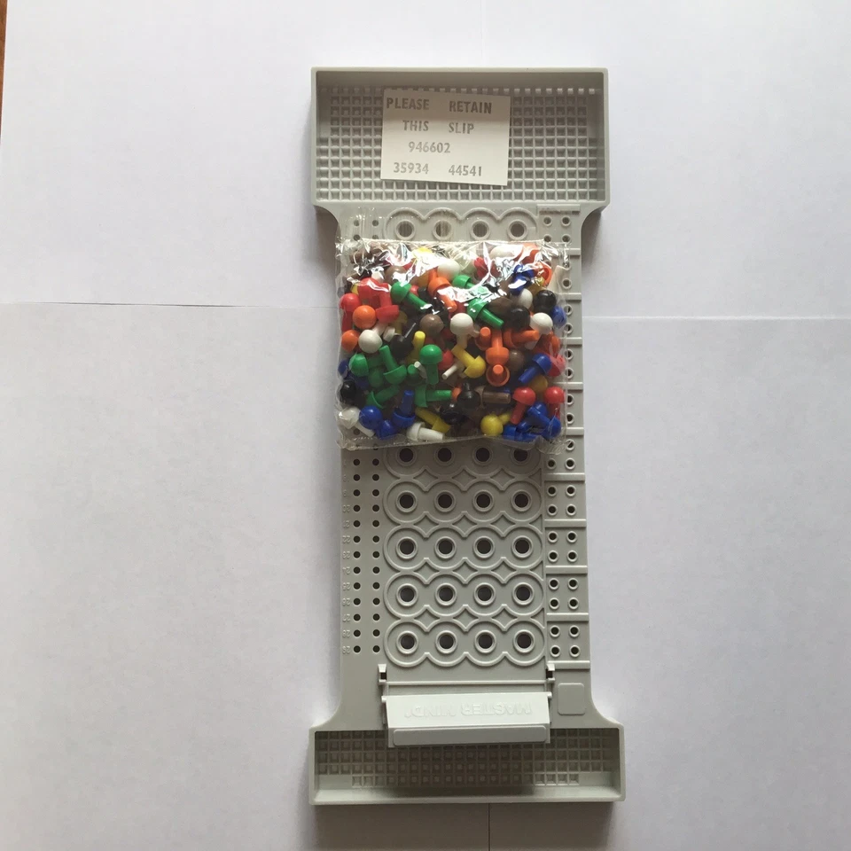 Mastermind Waddingtons 1984 Vintage Contents Sealed Some damage to the box - Image 3 of 4